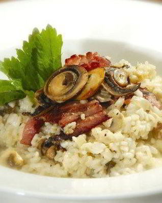 Плов с копченой макрелью и грибами