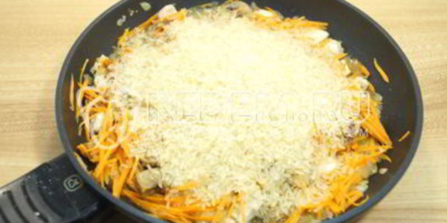 плов с курицей и грибами