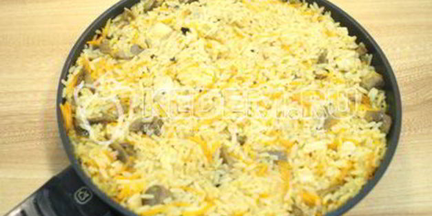 плов с курицей и грибами