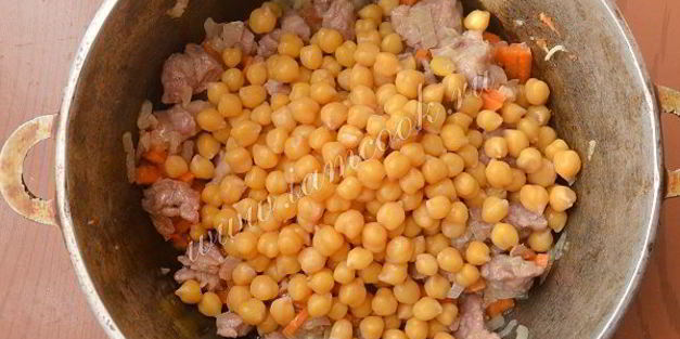 плов со свининой и нутом