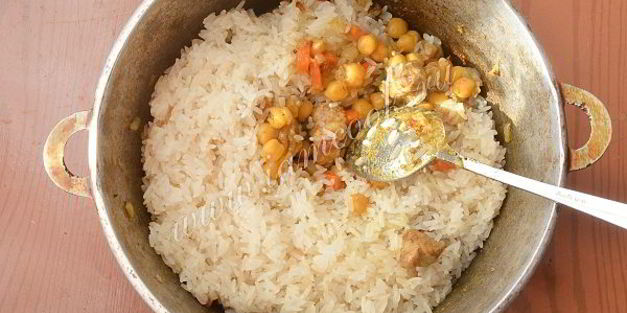 плов со свининой и нутом