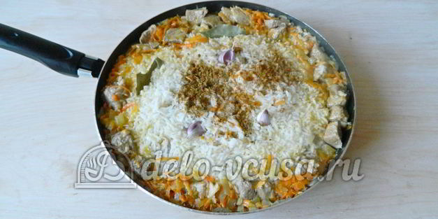 плов со свининой на сковороде