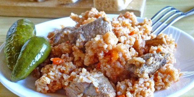 плов в кастрюле со свининой