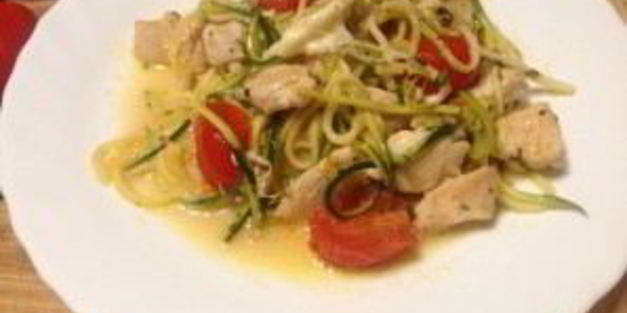 пп-паста из цукини с курицей и моцареллой