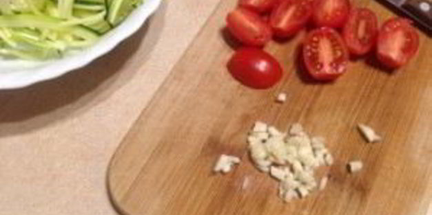 пп-паста из цукини с курицей и моцареллой