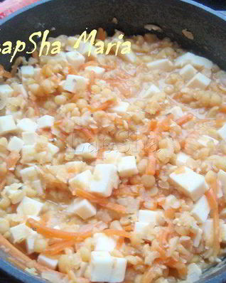 Гороховое рагу с копченым сыром без мяса