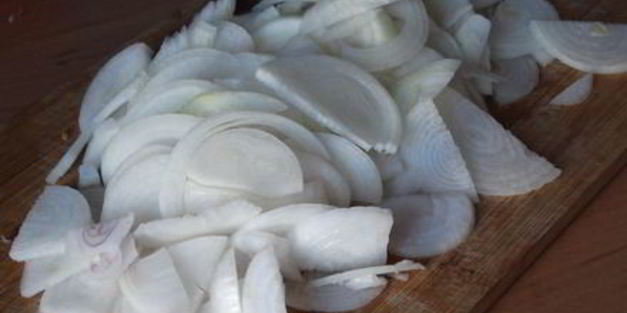 грибное рагу с кабачками в сметанном соусе