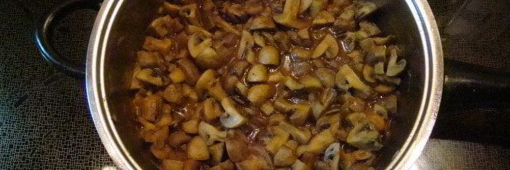 Грибное рагу с полентой