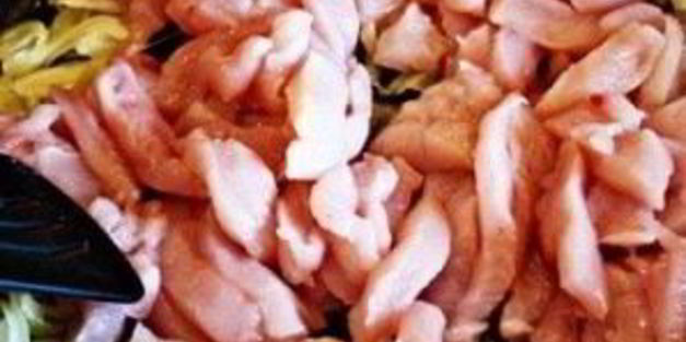 куриное рагу с помидорами и луком