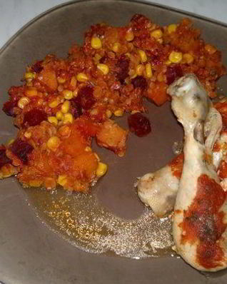 Куриные голени из духовки, чечевичное рагу с тыквой, кукурузой и свеклой