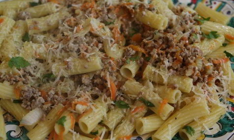 Рецепт макароны с мясом и овощным рагу