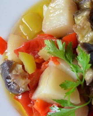 Овощное рагу с баклажанами и картофелем