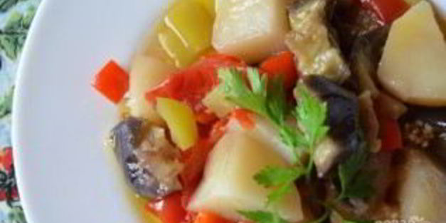 овощное рагу с баклажанами и картофелем