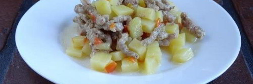 Овощное рагу с фаршем в мультиварке