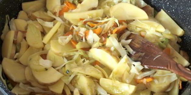 овощное рагу с кабачками и капустой
