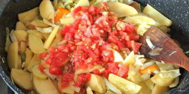 овощное рагу с кабачками и капустой