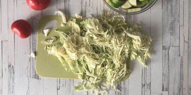 овощное рагу с кабачками, картошкой и капустой