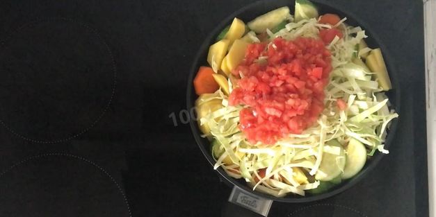 овощное рагу с кабачками, картошкой и капустой