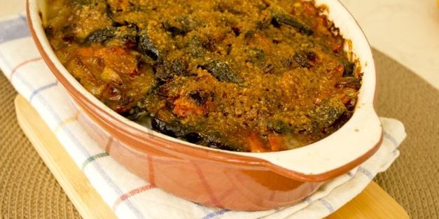 овощное рагу с мясным фаршем и баклажанами в духовке