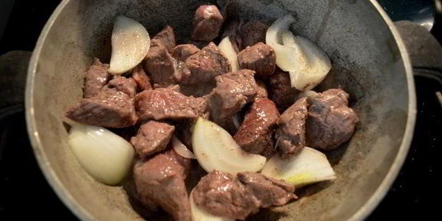 рагу из говядины с лапшой