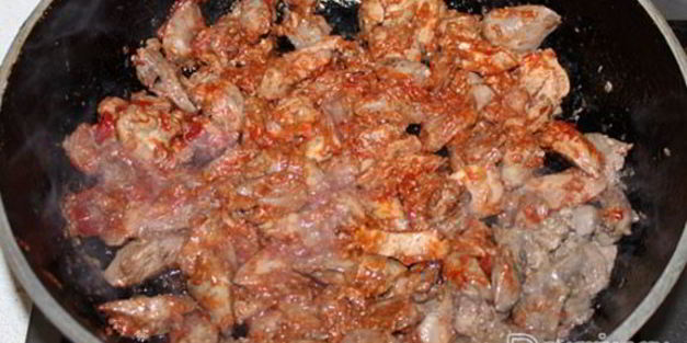 рагу из потрошков курицы