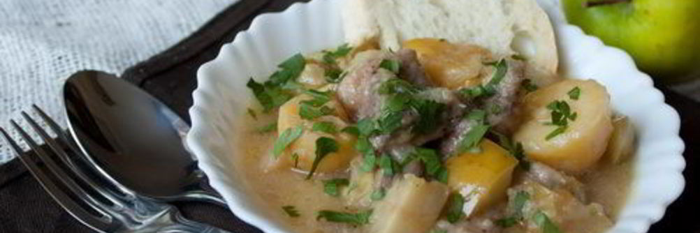 Рагу из свинины с яблоками