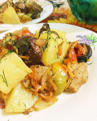 Рагу в горшочке с грибами шиитаке