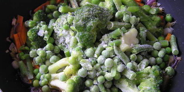 зеленое рагу с имбирем и морковью