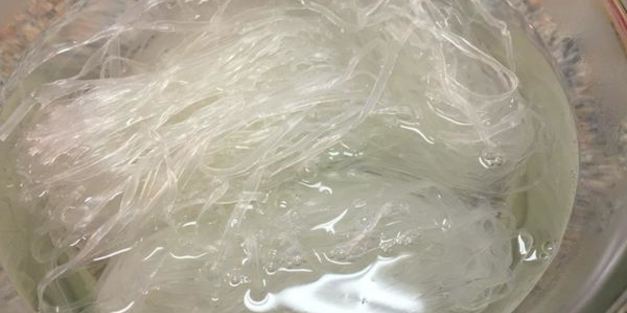 рисовая лапша с грибами по-тайски