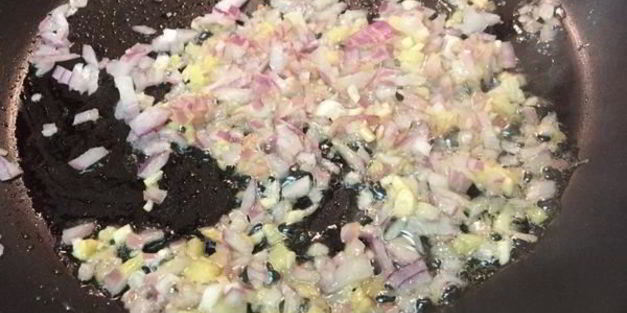 рисовая лапша с грибами по-тайски