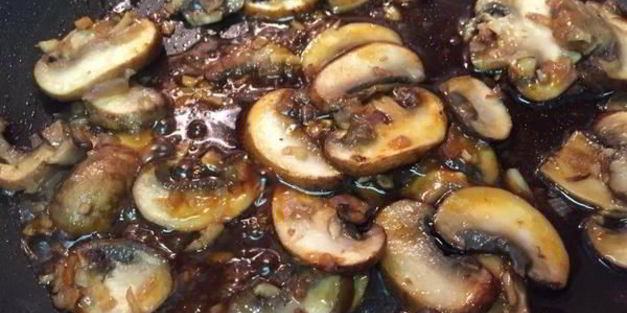 рисовая лапша с грибами по-тайски