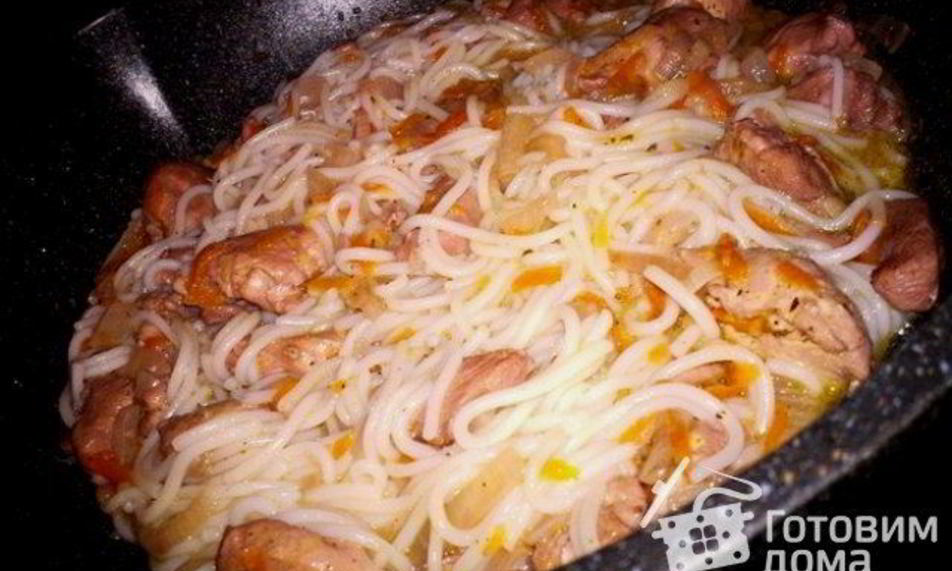Рецепт рисовая лапша с куриным филе в винном соусе