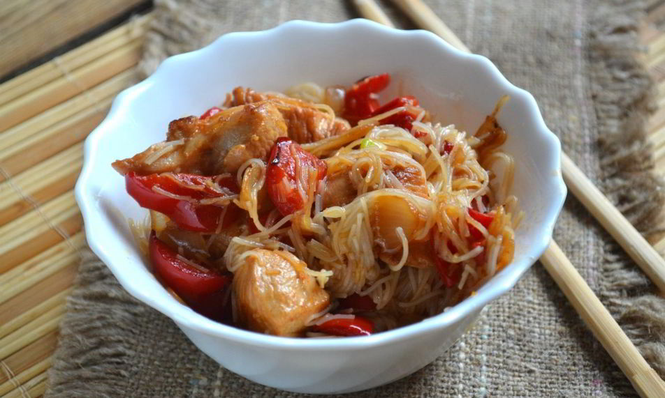 Рецепт рисовой лапши с курицея