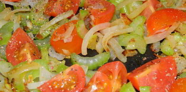 фаршированная овощами рыба в шубке из бекона