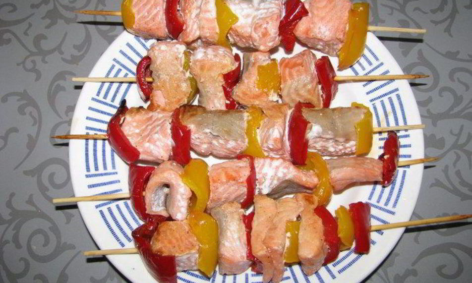 Рецепт форель на шпажках
