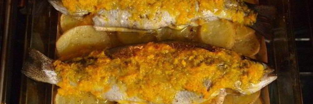 Форель запеченая с картофелем