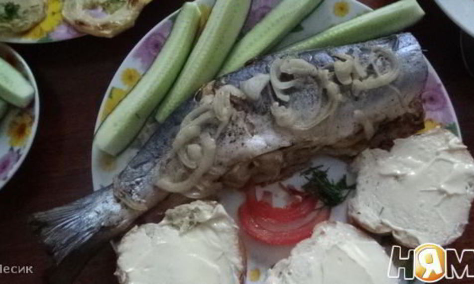 Рецепт голец, запеченный с луком