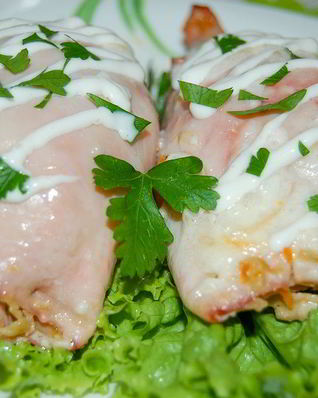 Кальмары, фаршированные свининой