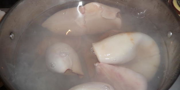 кальмары в сливочно-сырном соусе