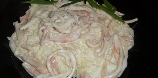 кальмары в сливочно-сырном соусе