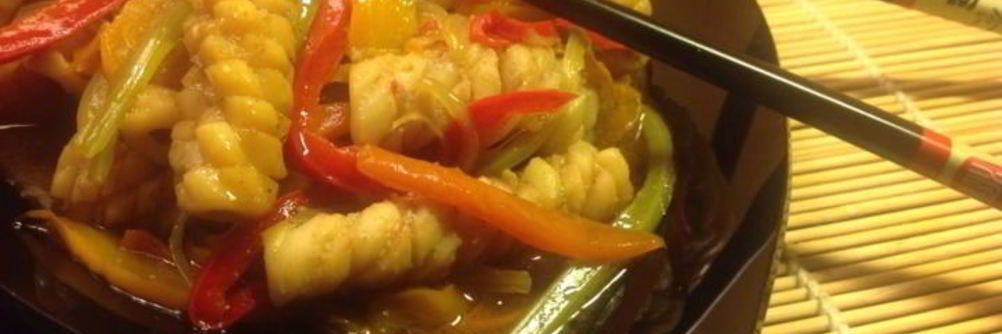 Кальмары, жаренные с овощами