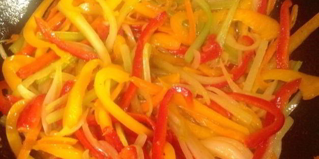 кальмары, жаренные с овощами