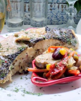 Камбала с овощами