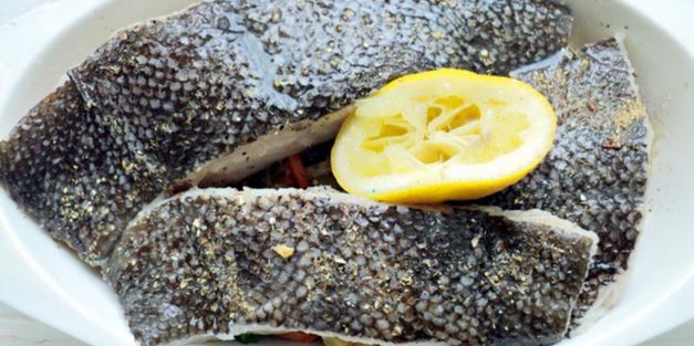 камбала с овощами