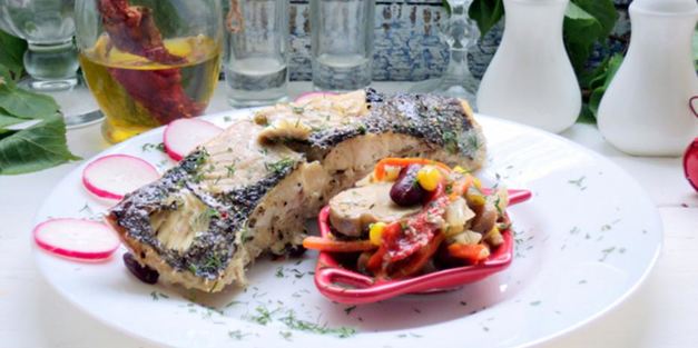 камбала с овощами