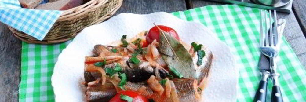 Корюшка с томатами в мультиварке