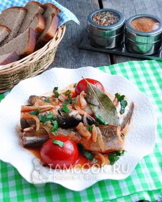 Корюшка с томатами в мультиварке