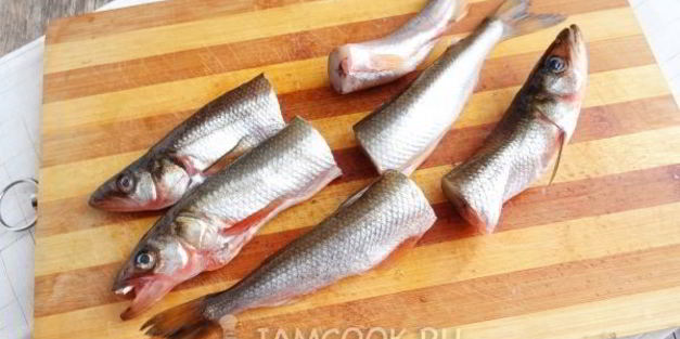 корюшка с томатами в мультиварке