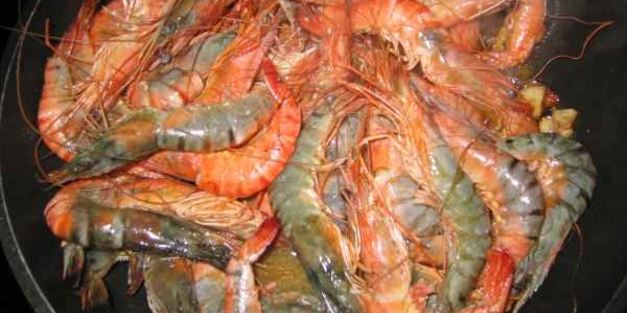 креветки с чесноком и острым перцем