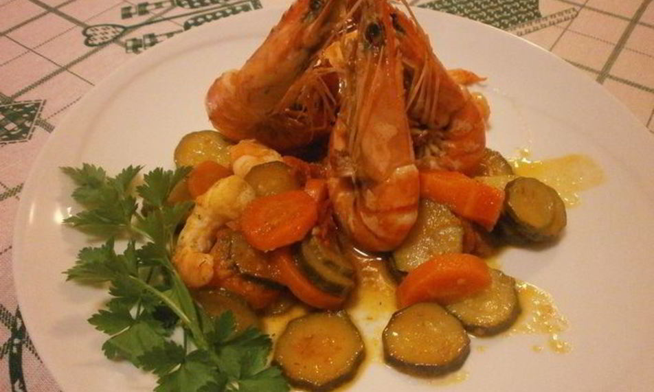 Рецепт креветки в бренди с гарниром из овощей